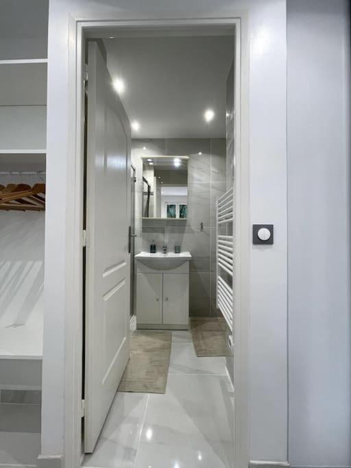 Appartement Cosy Et Moderne Proche De Disneyland Bussy-Saint-Georges Buitenkant foto
